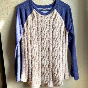Women’s sweater. Size L.